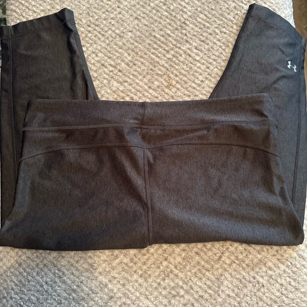 Under Armour Gray Drifit Cropped Leggings